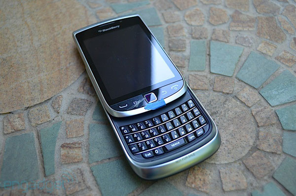 BlackBerry Torch 2 เตรียมวางจำหน่ายที่ AT&T ในเดือนสิงหาคมนี้แล้ว