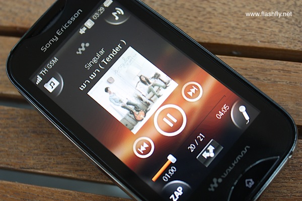 Review Sony Ericsson Mix Walkman เติมสไตล์ให้กับโทรศัพท์ฟังเพลง Walkman สัมผัสสมบูรณ์แบบในราคาที่คุ้มค่า