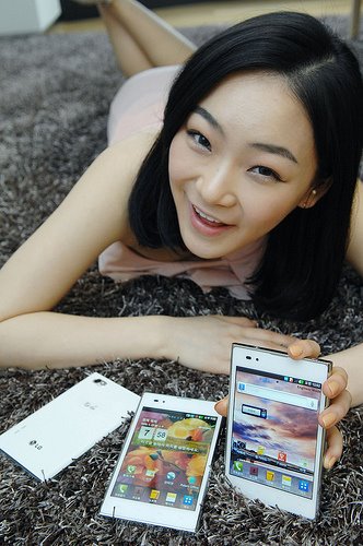 LG เปิดตัว LG OPTIMUS Vu สีขาว เจาะกลุ่มวัยรุ่นโดยเฉพาะสาวๆ ในเกาหลีใต้