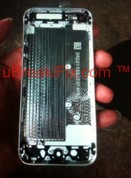 iphone_5_rear_shell_white_2-500x680