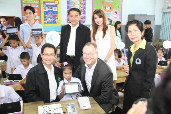 dtac เปิดตัวโรงเรียนต้นแบบ โครงการ dtac Free WiFi สนับสนุนนโยบาย Smart Thailand และส่งเสริมนโยบาย แท็บเล็ต ป.1