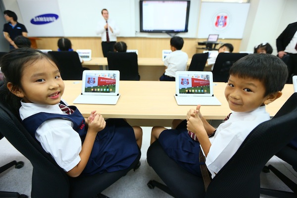 เปิดตัว Samsung Smart School ต้นแบบห้องเรียนอินเตอร์แอคทีฟ ที่โรงเรียนอัสสัมชัญหลักสูตรภาษาอังกฤษ