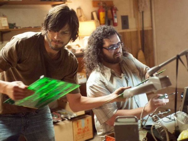 สาวกเซ็ง!! ภาพยนตร์ Jobs นำแสดงโดย แอชตัน คุชเชอร์ มีแววเลื่อนออกไปไม่มีกำหนด