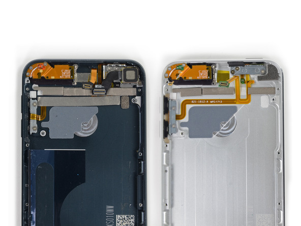 ipod-touch-teardown-comparison-two
