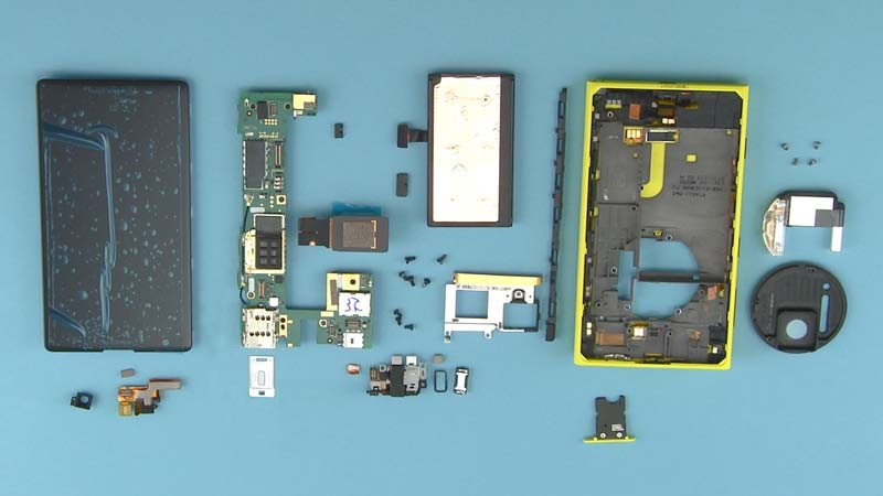 Nokia-tears-down-Lumia-1020