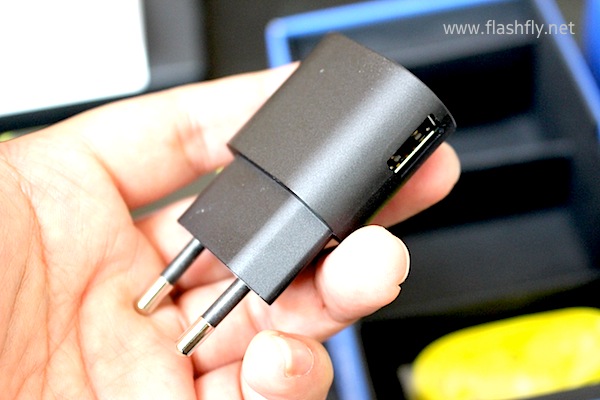 รีวิวแกะกล่อง Lumia 1520 สมาร์ทโฟนจอยักษ์ 6 นิ้วรุ่นแรกจาก Nokia โดยทีมงาน Flashfly