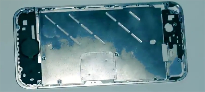 หลุดมาแล้ว!! ชิ้นส่วนที่อ้างว่าเป็นของ iPhone 6 (ชมคลิป)