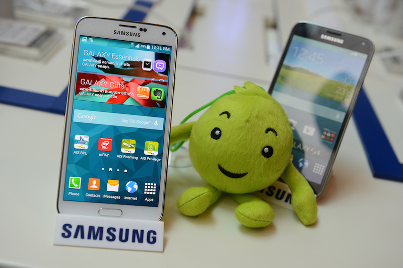 AIS เปิดแพ็กเกจใหม่ AIS Samsung Package เล่นเน็ตฟรีตลอดทั้งปี โทรฟรี ไม่อั้น ส่วนลดรายเดือน 50%