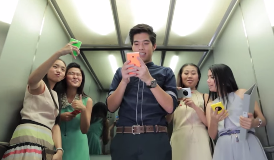 ชมคลิปวันวุ่น ลุ้นรัก กับ Lumia 930 ( Smart Life Smart Love ) แสดงโดยทีมงาน Microsoft ประเทศไทย