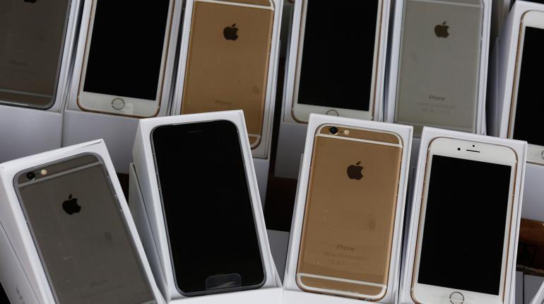กรมศุลกากรส่งชุดปราบปรามลุยตรวจ MBK ยึดของกลาง iPhone 6 และ iPhone 6 Plus เถื่อน