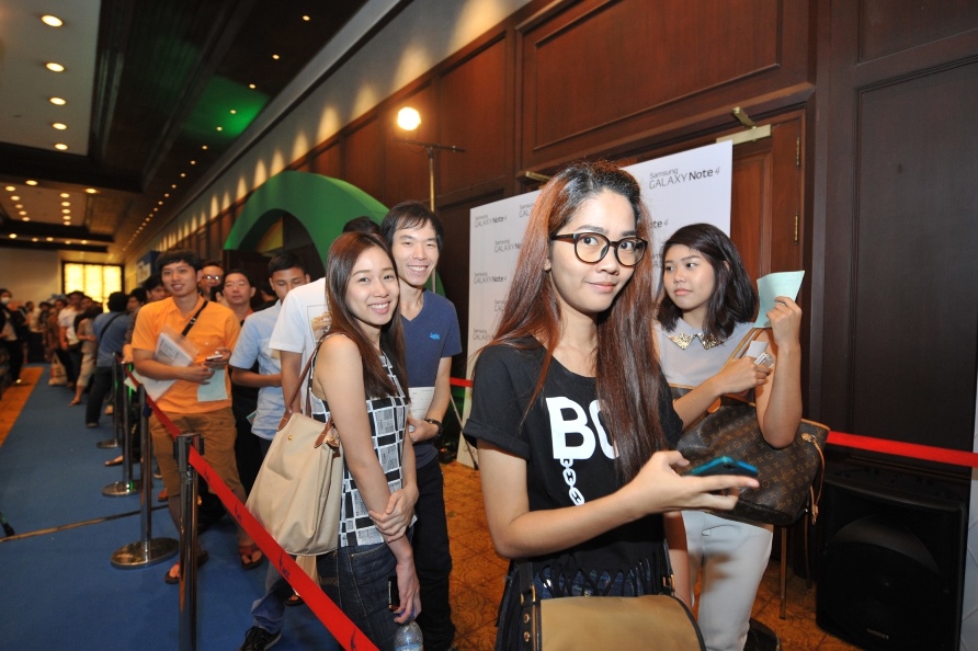 Samsung Galaxy Note 4 fans at TME (2)