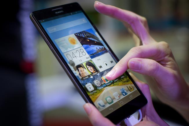 แพทย์แนะการใช้คอมพิวเตอร์ โทรศัพท์มือถือ หรือแทบเล็ตอย่างถูกวิธีเพื่อถนอมสายตา