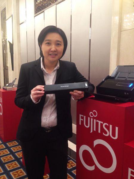 Fujitsu โชว์นวัตกรรมล่าสุด สแกนเนอร์เบาที่สุดในโลก