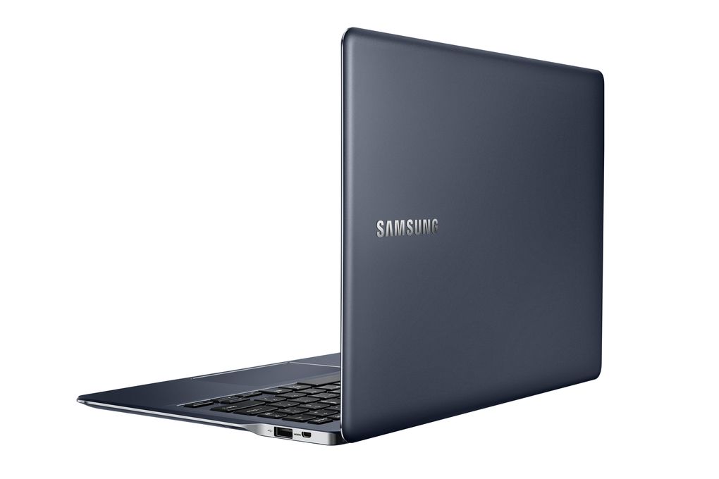 Samsung_ATIV_Book_9_back_open.0