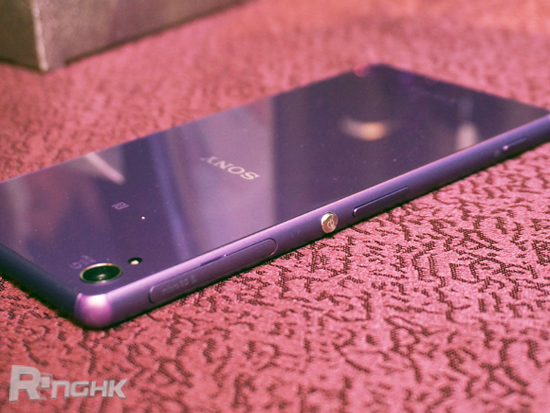 20150122_xperiaz3_purple_handson_07