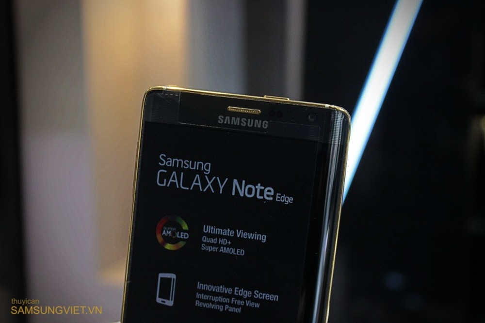 A-closer-look-at-the-gold-version-of-the-Galaxy-Note-Edge-10
