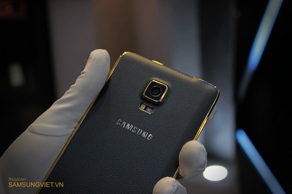A-closer-look-at-the-gold-version-of-the-Galaxy-Note-Edge-12