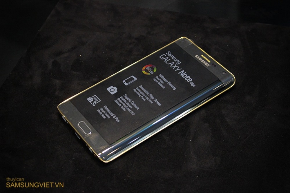 A-closer-look-at-the-gold-version-of-the-Galaxy-Note-Edge-16