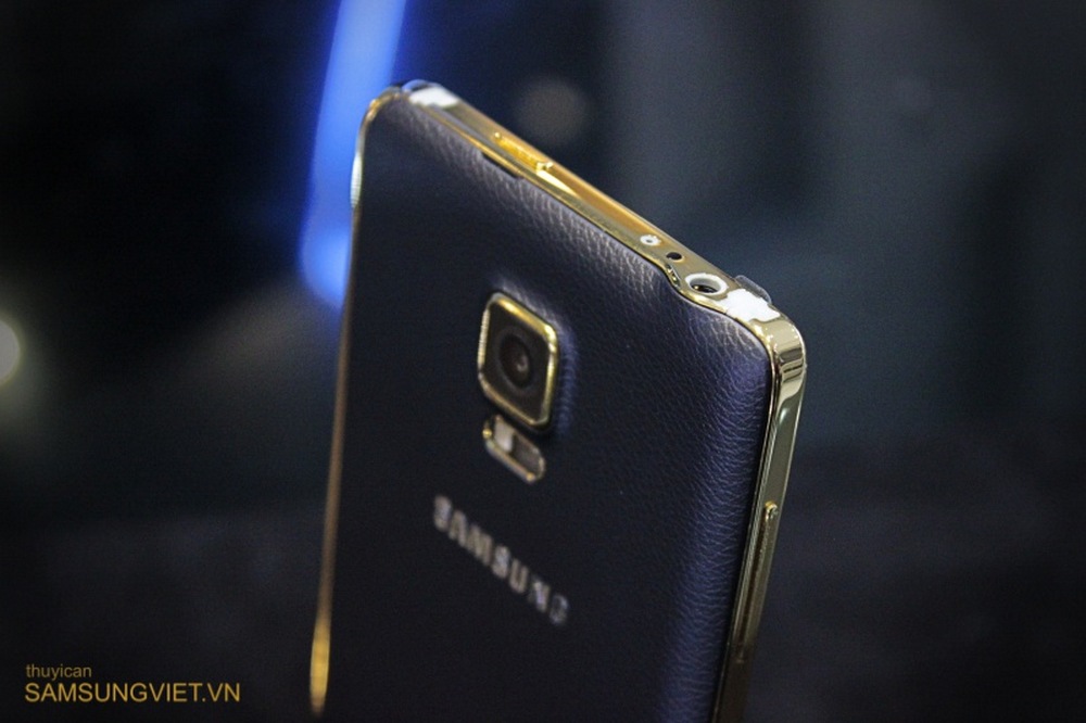 A-closer-look-at-the-gold-version-of-the-Galaxy-Note-Edge-23