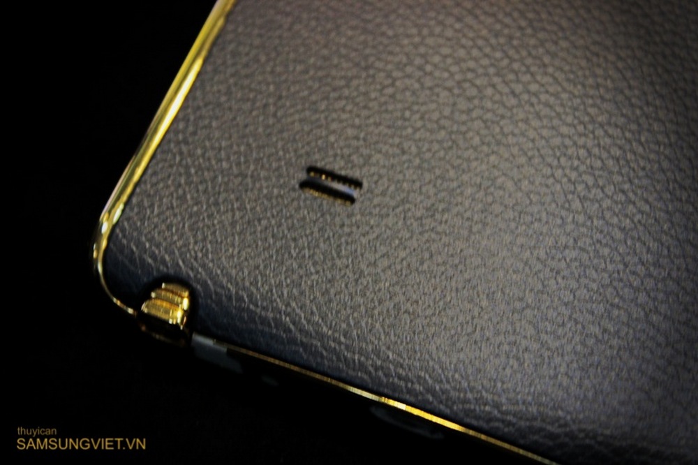 A-closer-look-at-the-gold-version-of-the-Galaxy-Note-Edge-9
