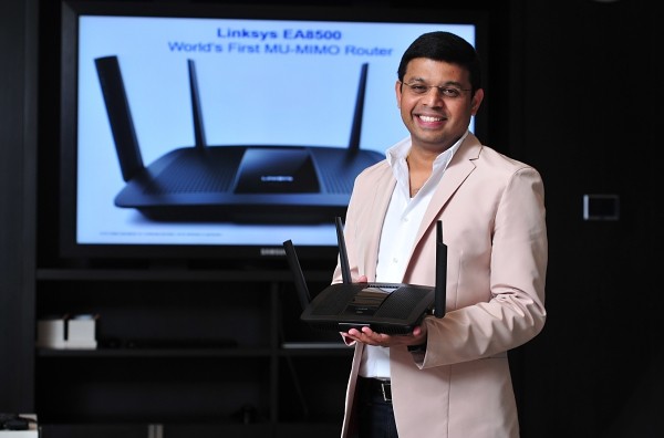 Linksys-EA8500-02-600x396