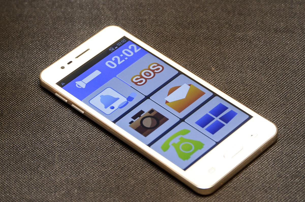 เปิดตัวมือถืออาม่า รุ่นสมาร์ท ลิมิเต็ด อิดิชั่น สีทองประเดิมตลาดส่งท้ายปีเพียง 2,990 บาท