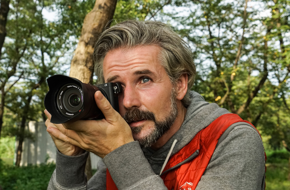 A6300_LifeStyle_wMen_ExpSep2017_DSC07624-Large