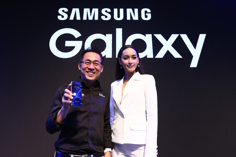 Bee Namthip and Wichai Pornpratang 2