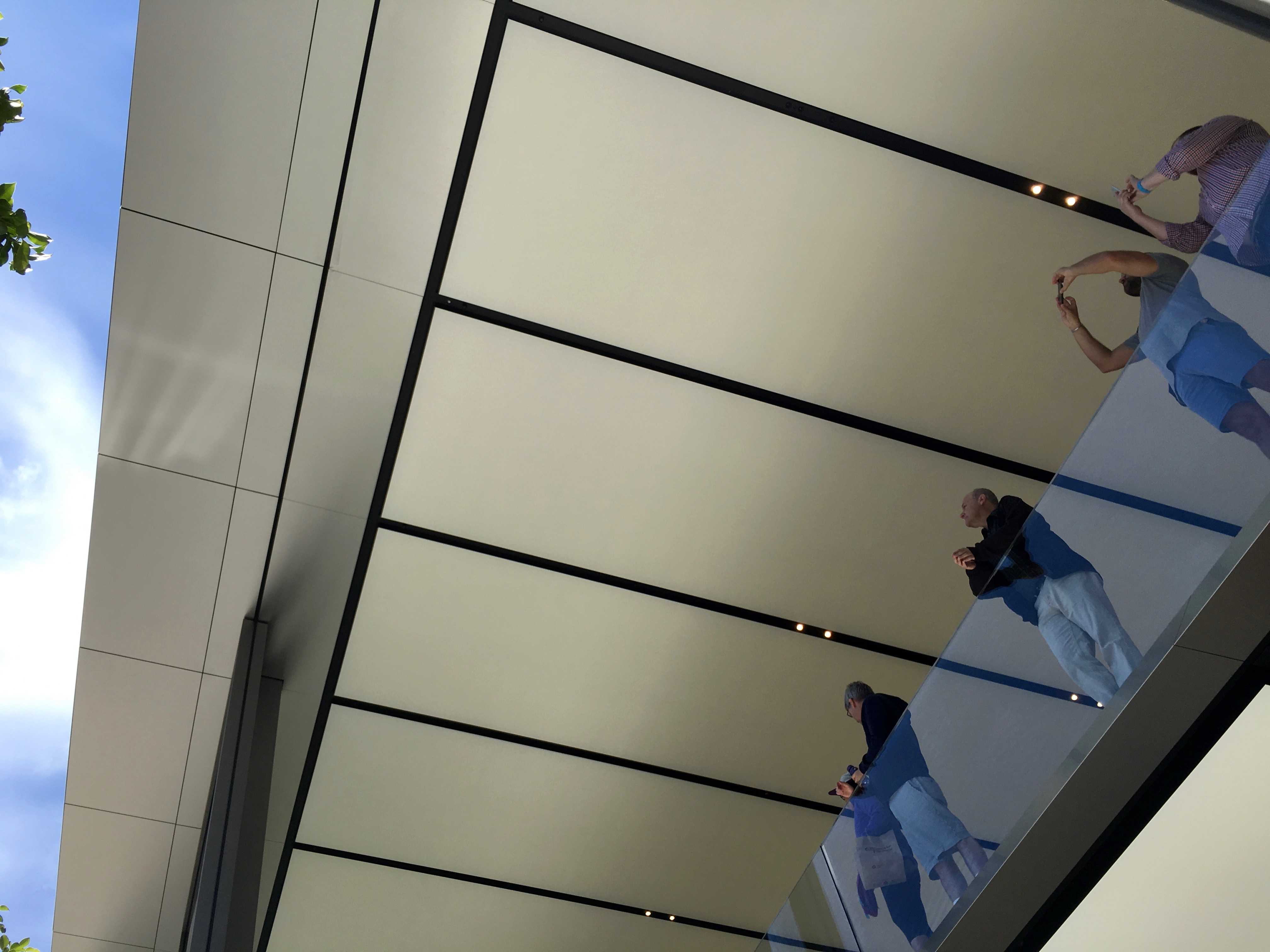 Apple_Store_Union_Square_interior_2-1-1