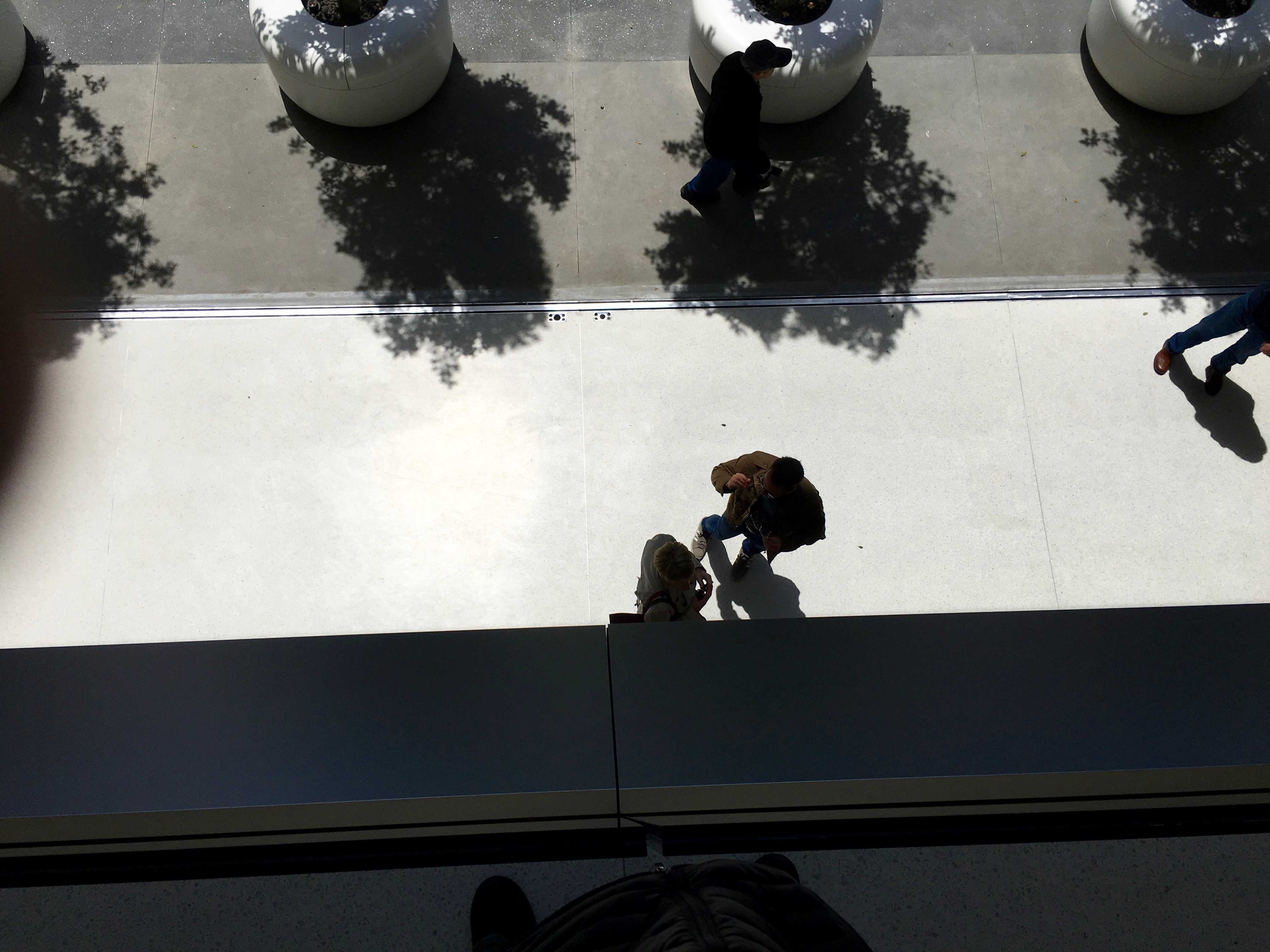 Apple_Store_Union_Square_lines_9-1-1