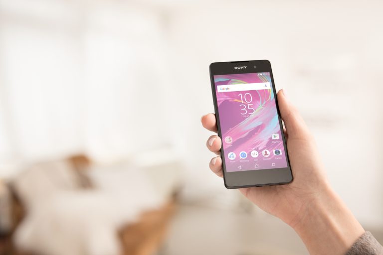 Xperia-E3-Black-Homescreen-768x512