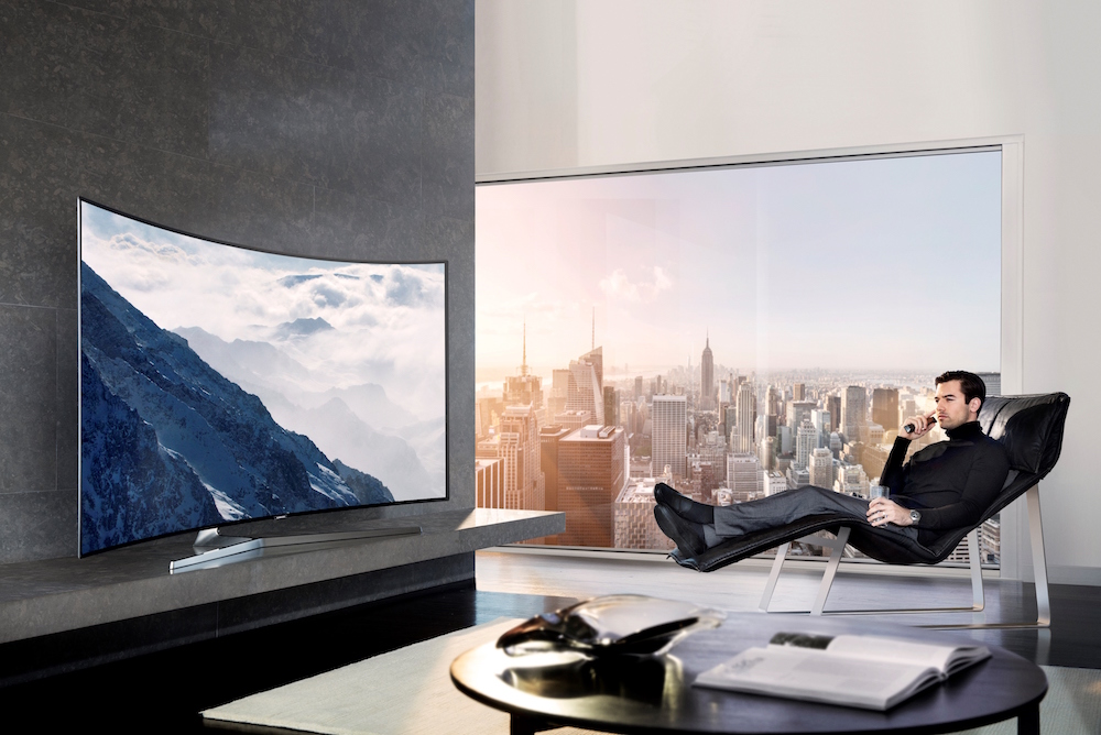 Samsung SUHD TV_Lifestyle Shot (2)