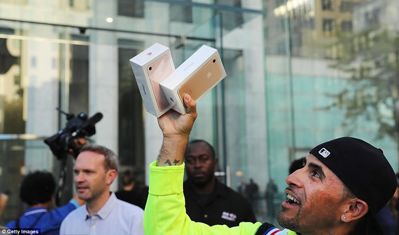 Jaime-Gonzalez-iphone7-owner