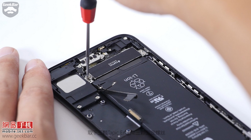iphone-7-Teardown-13