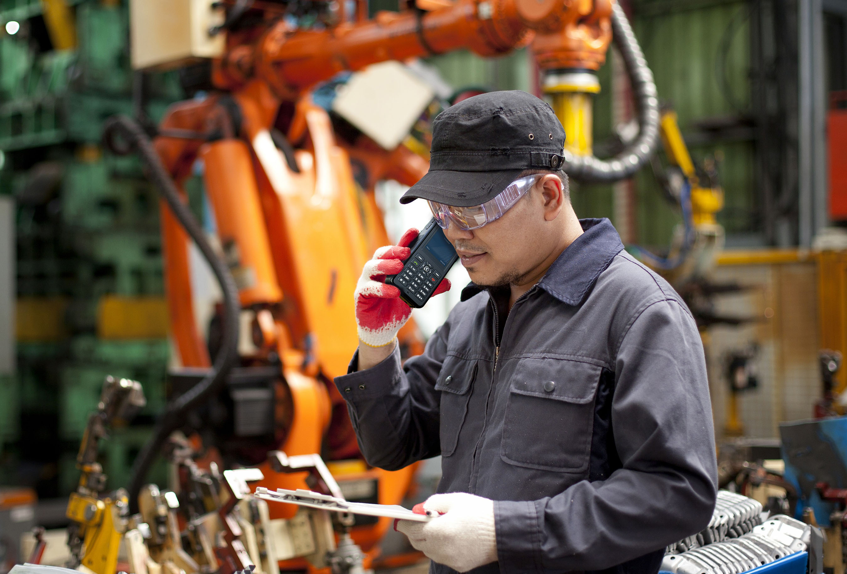 thuraya-xt-pro-dual-3-12-HR