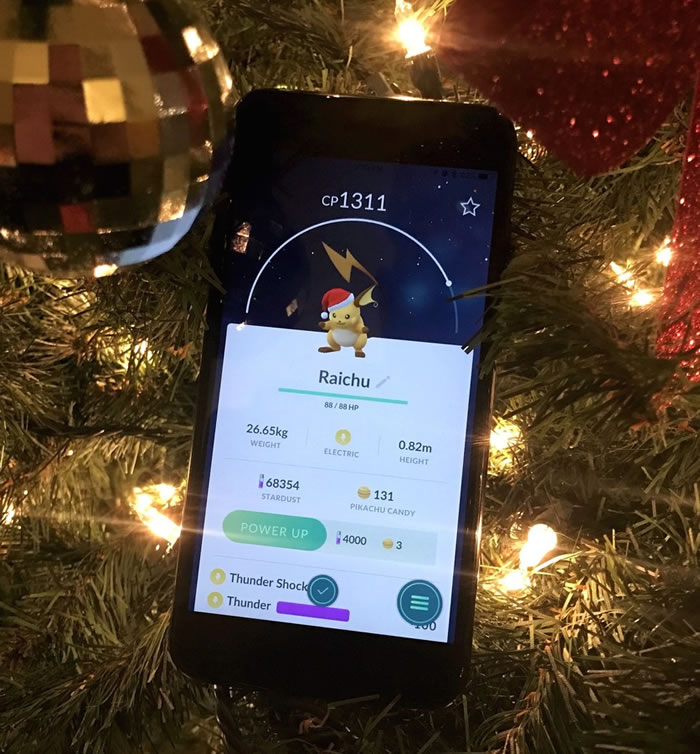 pokemon-go-holiday-raichu