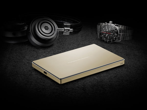 01-LaCie-Porsche-Slim-Environment-F-GOLD