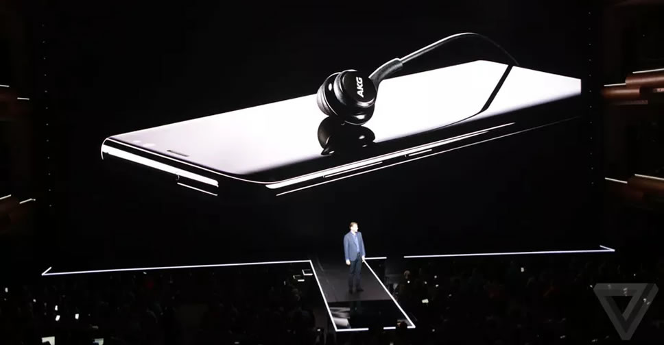 Samsung ยืนยัน Galaxy S8 และ Galaxy S8+ จะมาพร้อมชุดหูฟัง AKG จาก Harman ฟรีในกล่องเลย มูลค่าถึง 3,400 บาท