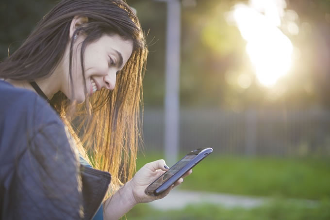 eye-Smart-iPhone-Case-03