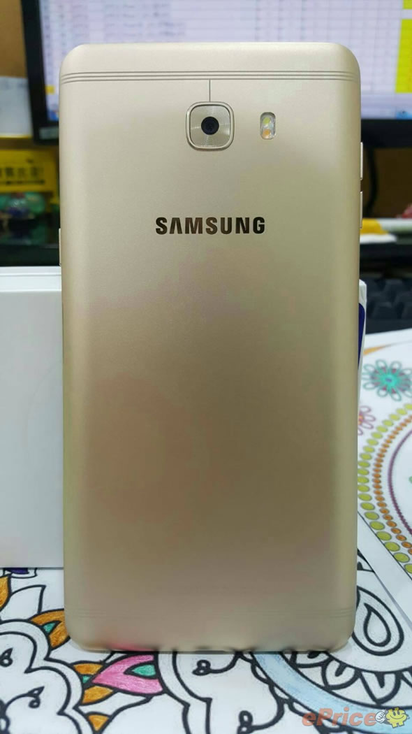 samsung-galaxy-c9-pro-gold