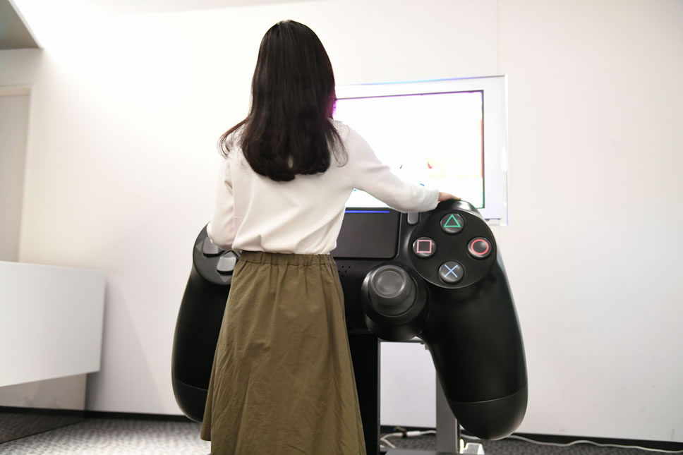 DualShock4-Plus_Size