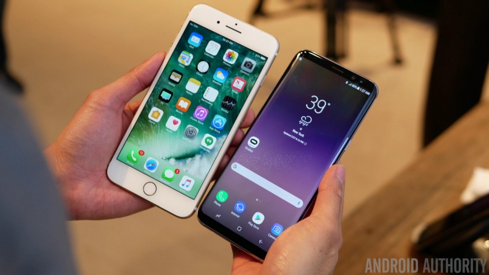 Samsung-Galaxy-S8-vs-iPhone-7-Plus-01