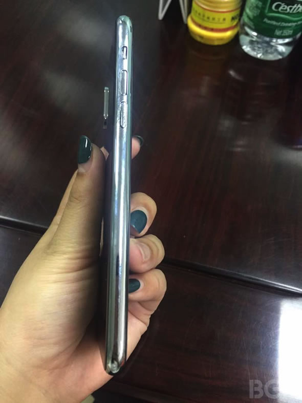 bgr-iphone-8-mockup-5