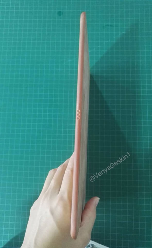 ipad-pro-10-5-mockup-03