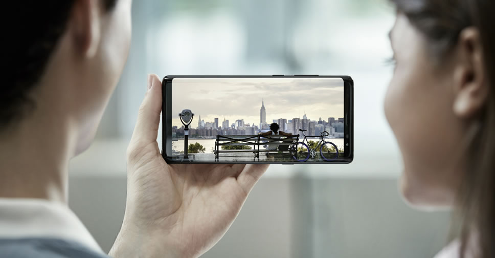 Galaxy_Note8_Infinity_Display
