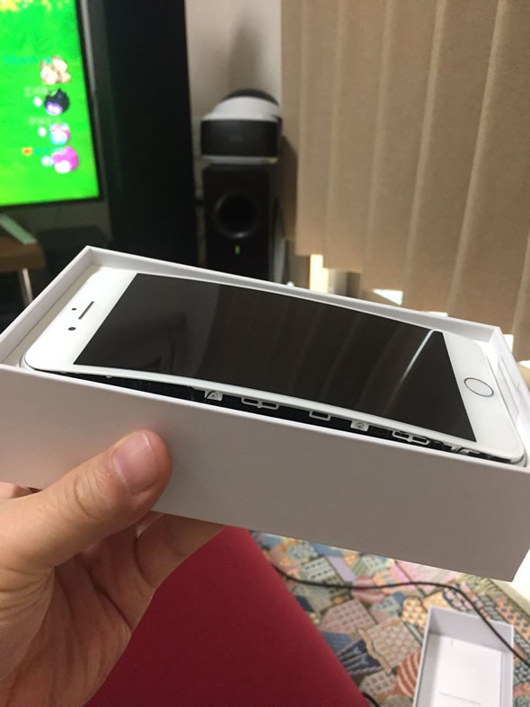 iphone-8-plus-splits-open-japan-02
