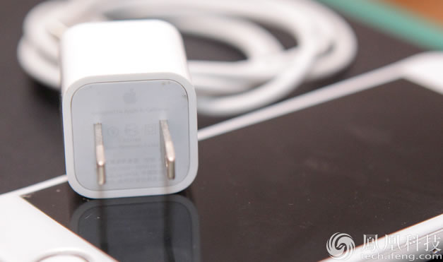 iphone-8-plus-splits-open-taiwan-3