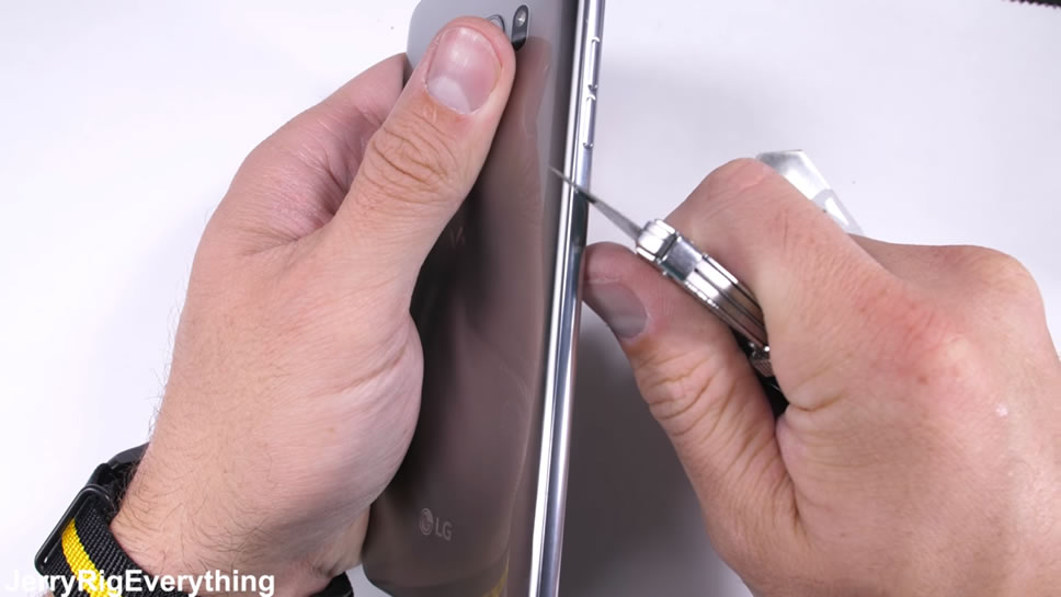 LG-V30-Durability-Test-3