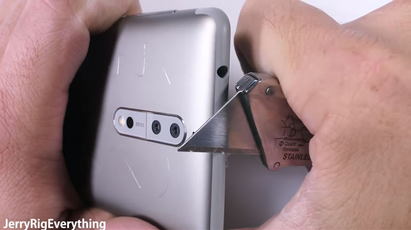 Nokia-8-Durability-Test-3