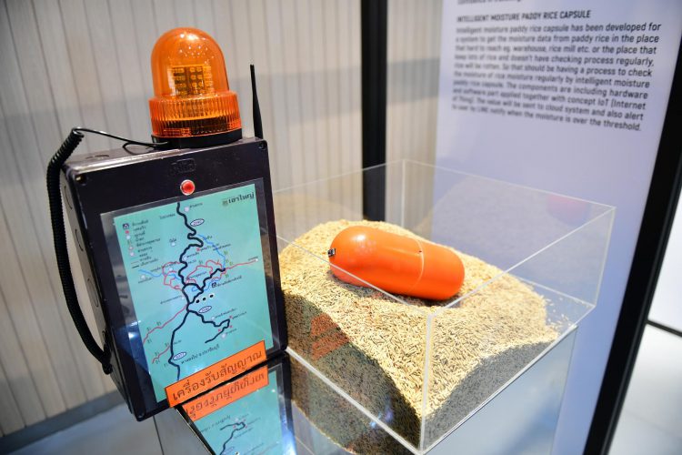 AIS ย้ำวิสัยทัศน์ยกระดับสู่ไทยแลนด์ 4.0 ประกาศเปิดตัว 3 แพลตฟอร์ม IoT, VDO,VR เปิดโอกาสใหม่ในการขายคอนเทนต์ของศิลปินไทย สร้าง IoT Ecosystem หนุนอุตสาหกรรมดิจิทัล